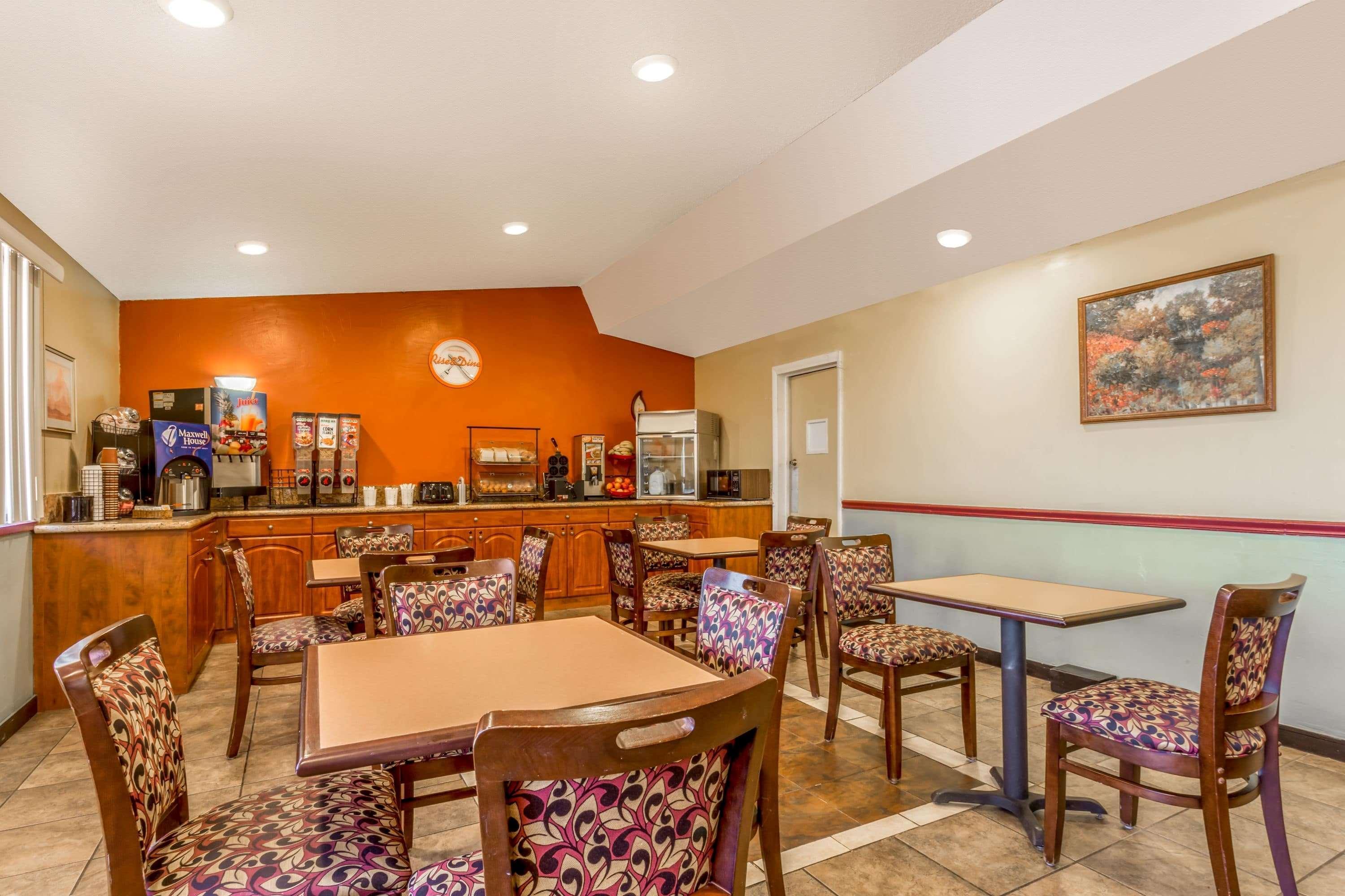 Hotel Howard Johnson By Wyndham Airport/downtown Area