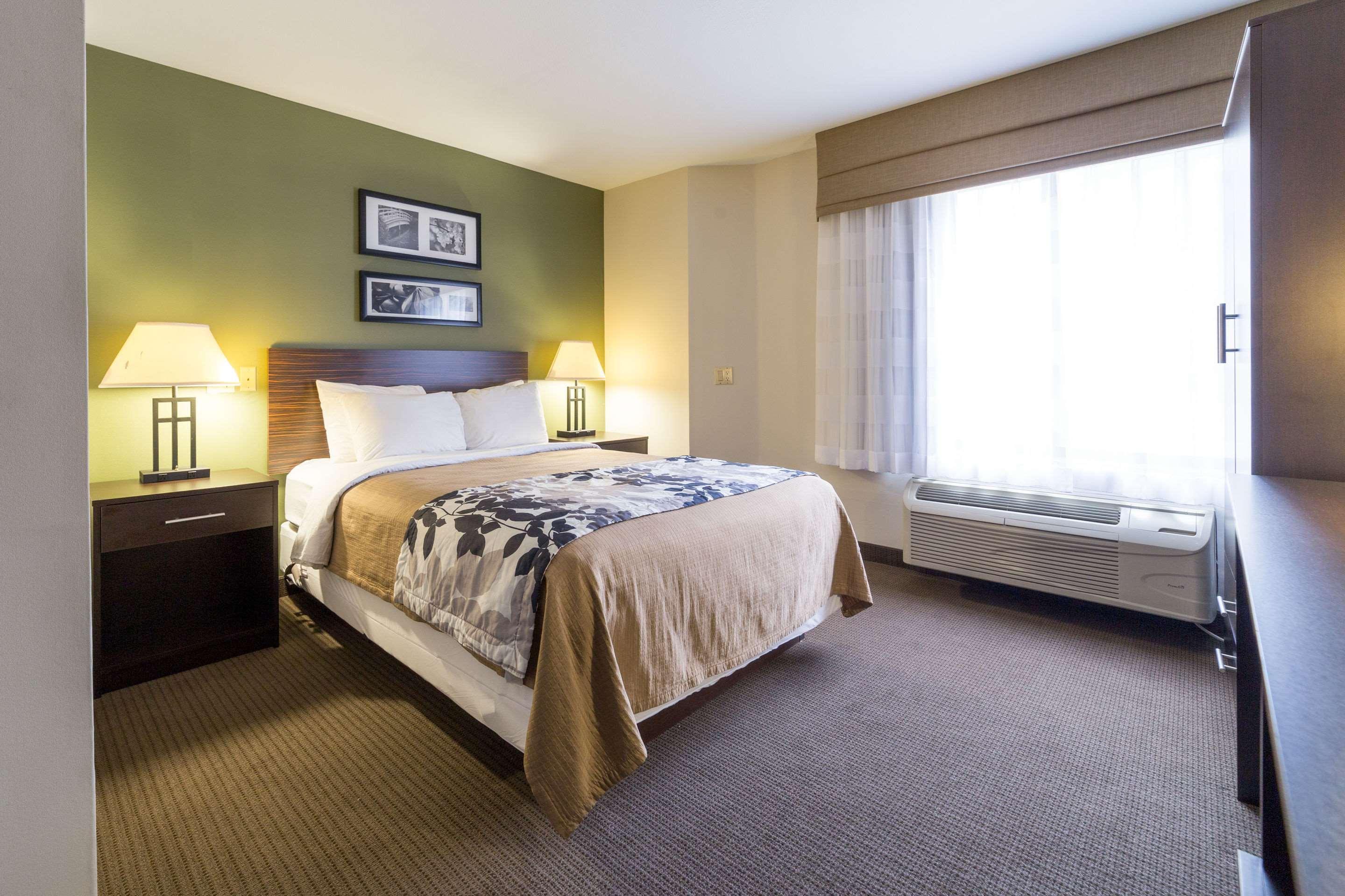 Hotel Sleep Airport 2*