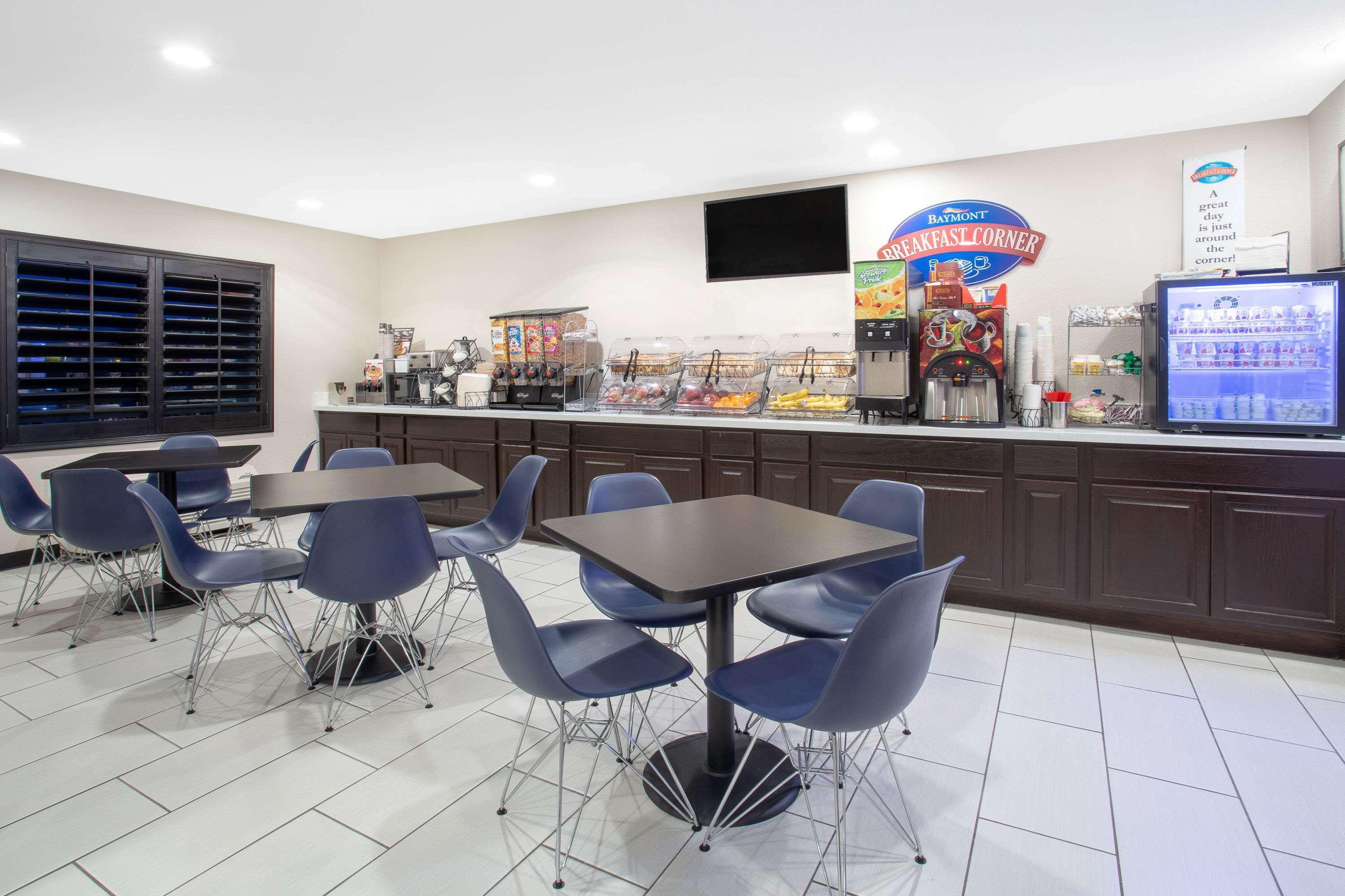Hotel Baymont By Wyndham I-10 Near 51st Ave