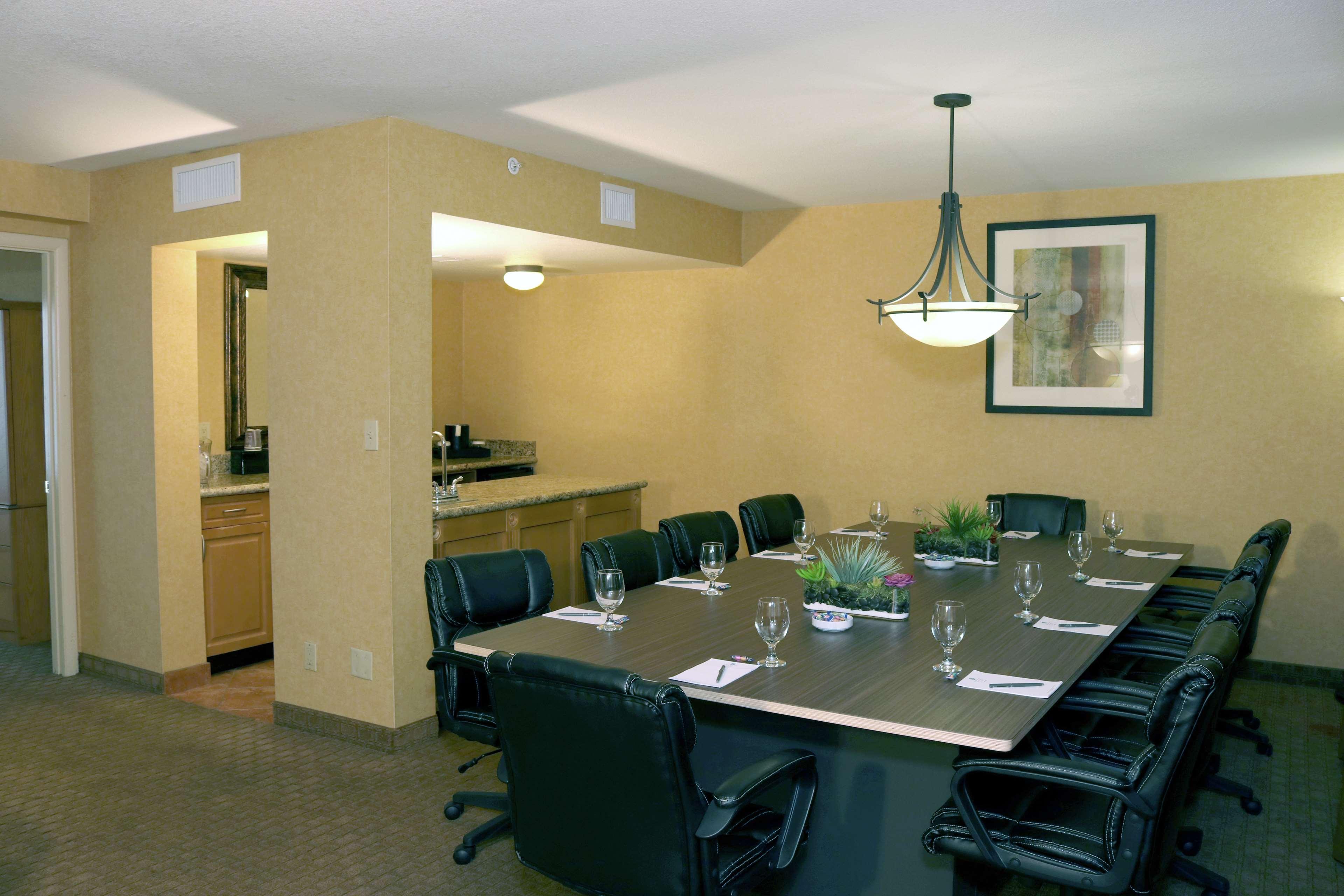 6 Phoenix, Az - Sky Harbor Hotel