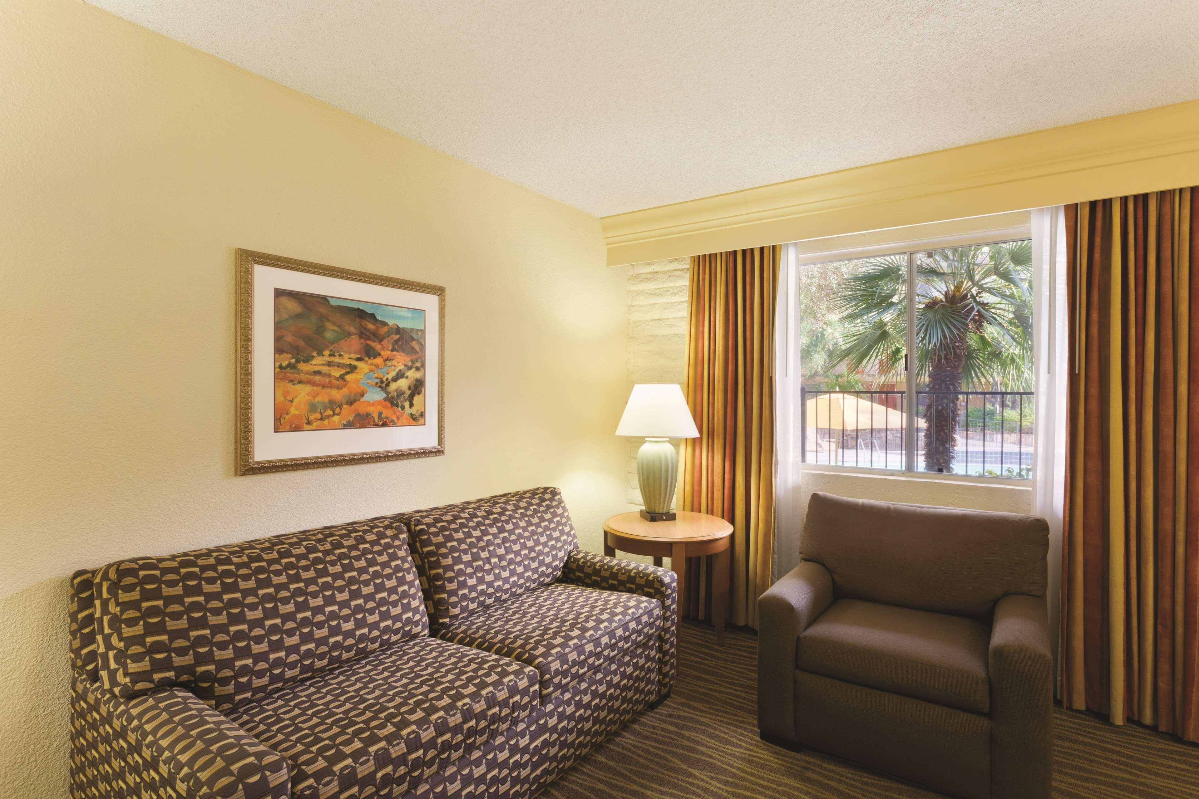 6 Phoenix, Az - Sky Harbor Hotel 2*
