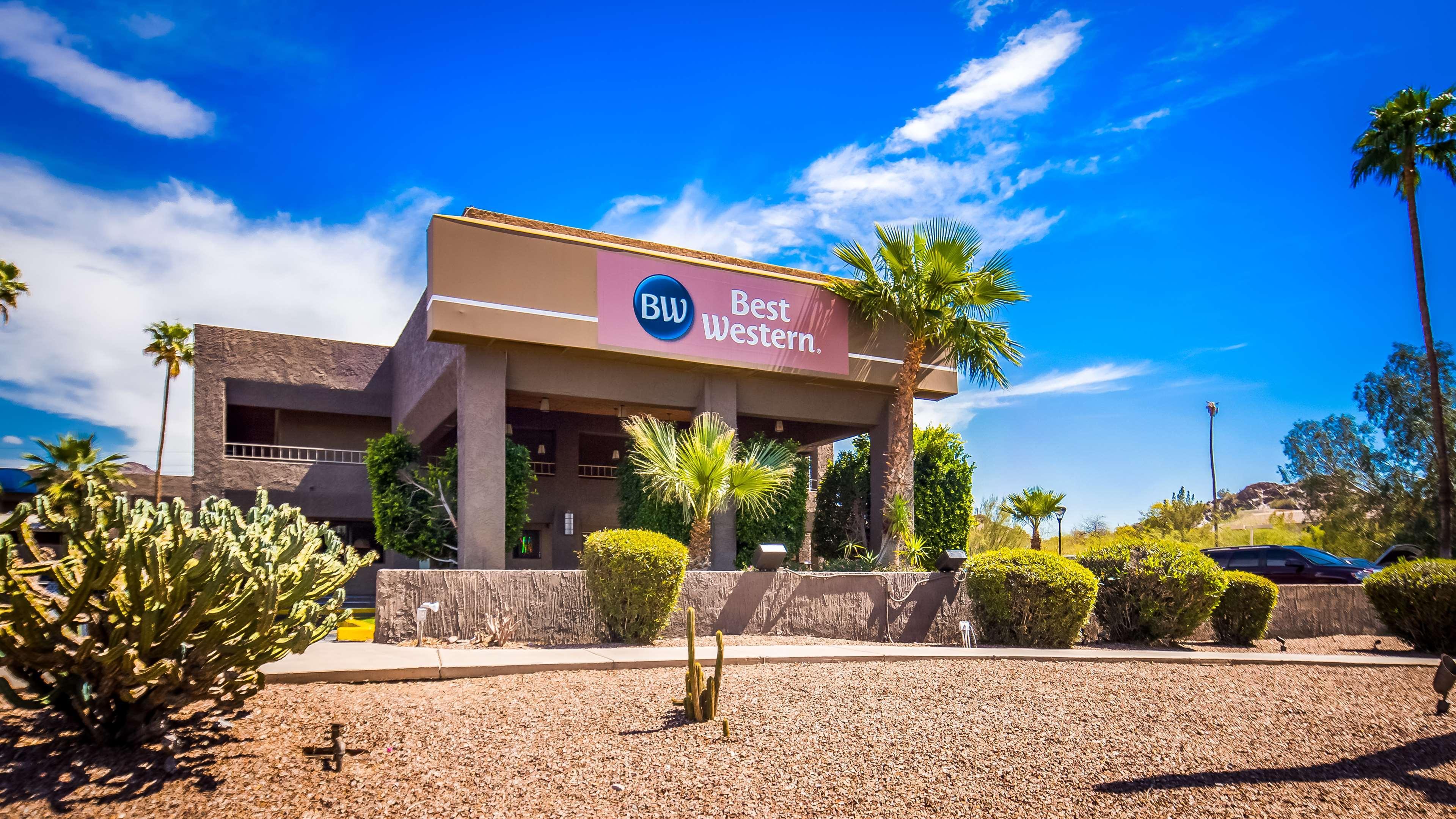 Hotel Western Innsuites & 3*