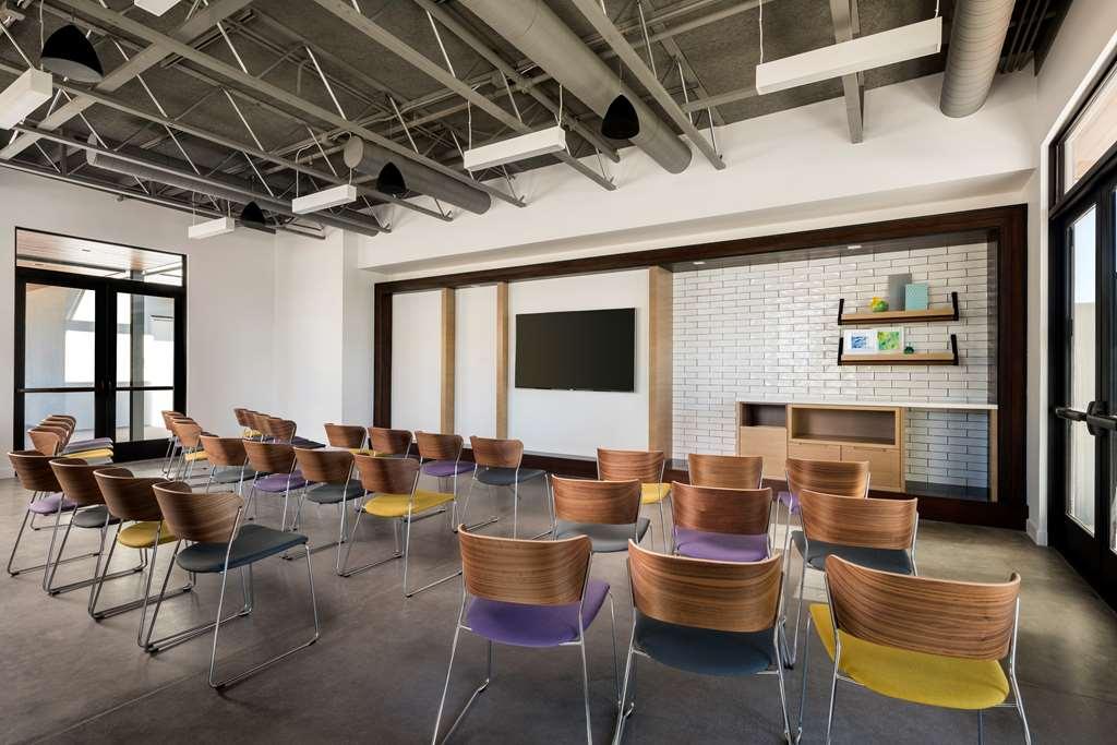 Greentree West Hotel 3*