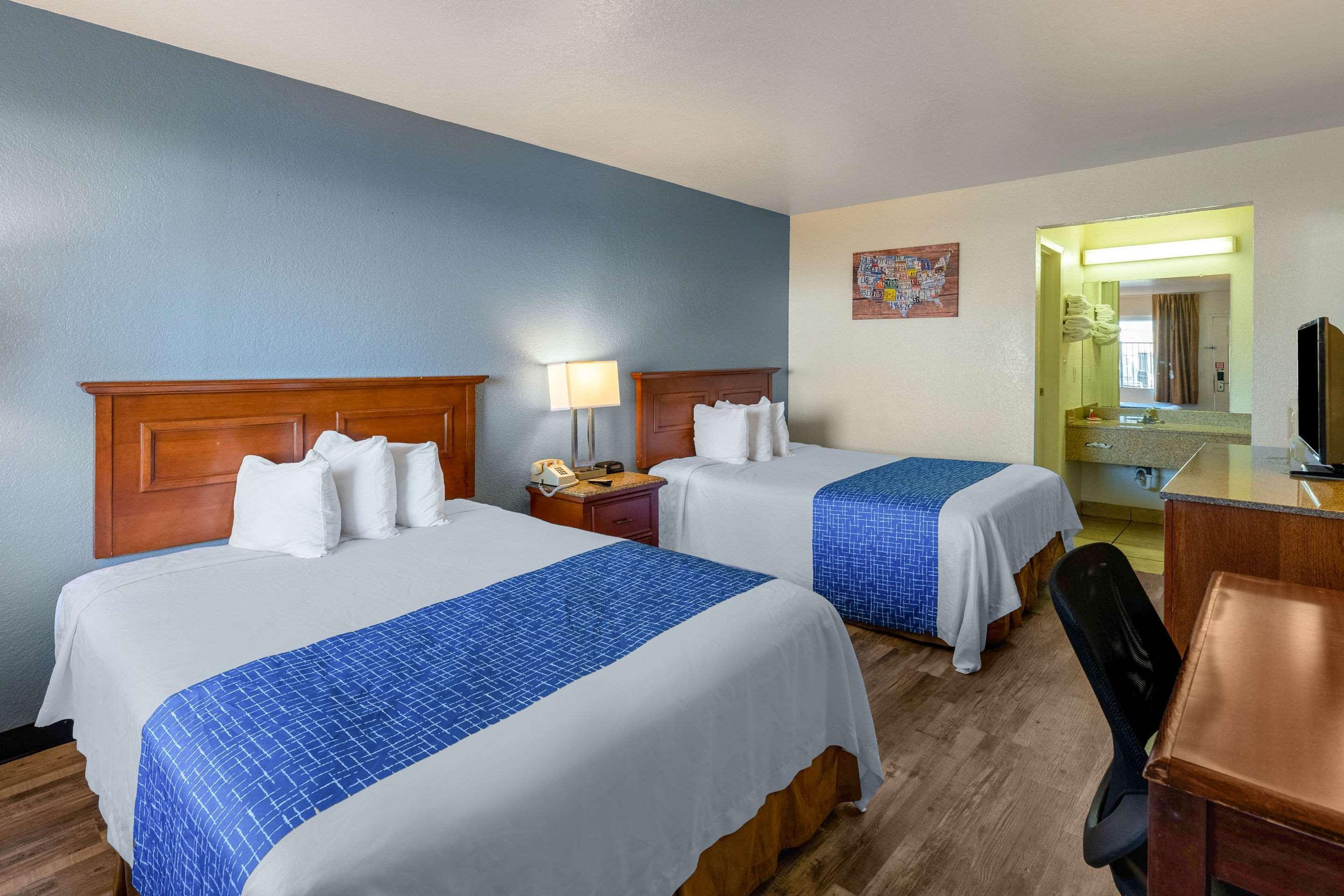 Lodge Econo North I-17 *