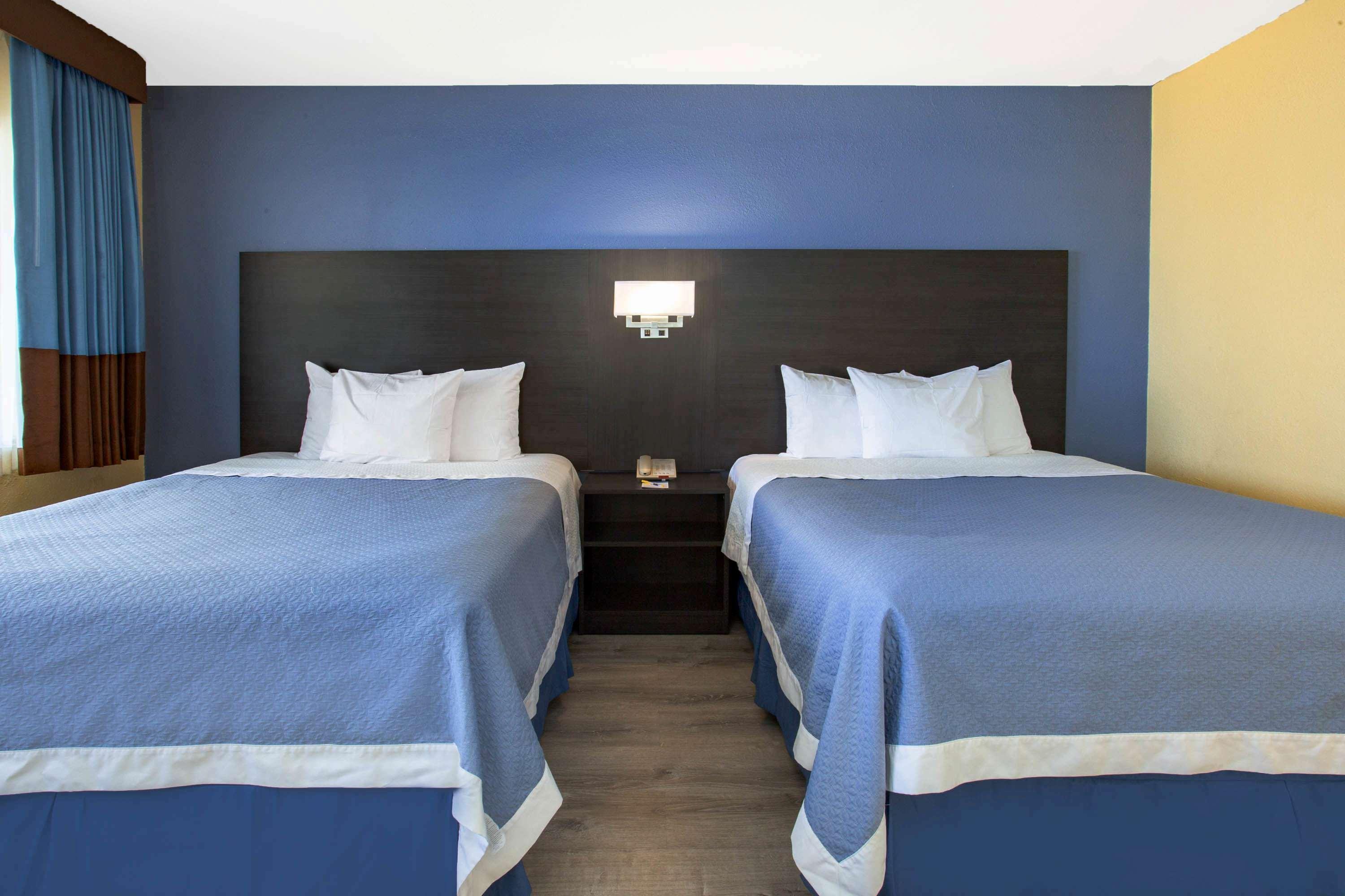 Hotel Days By Wyndham Airport -