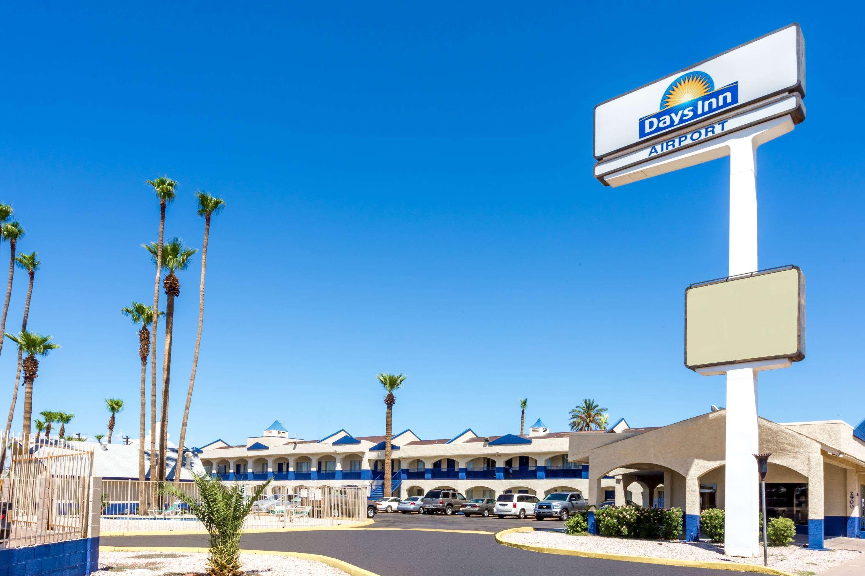 Hotel Days By Wyndham Airport -