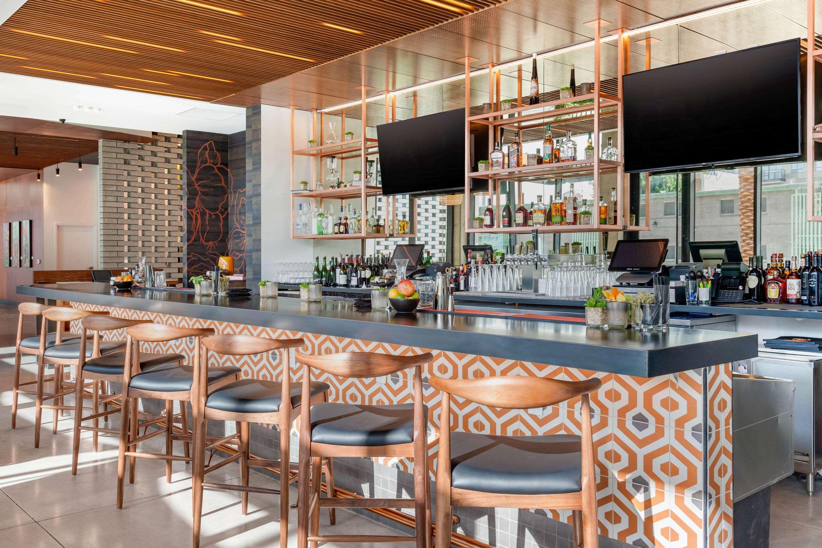 Cambria Downtown Convention & Airport Hotel 3*