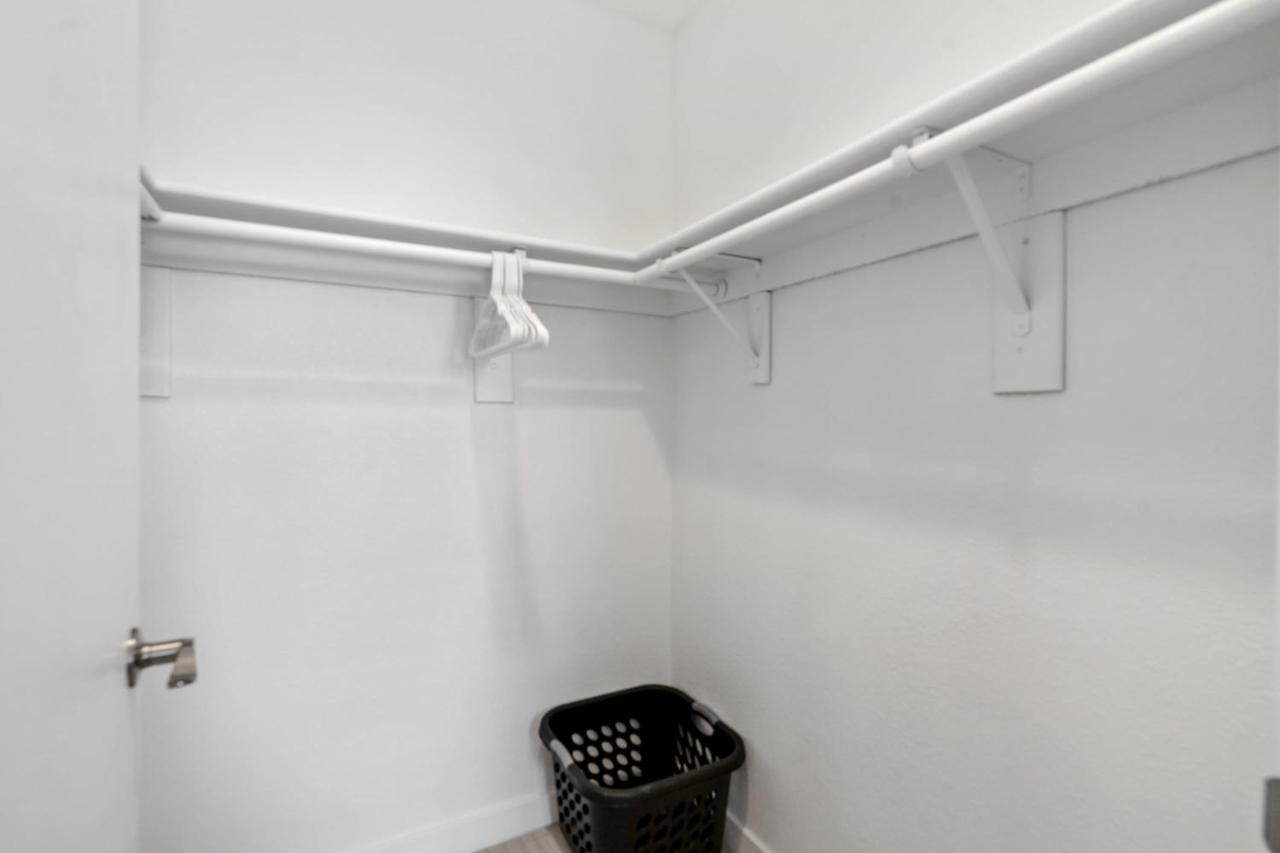 Apartment Newly Renovated 2br W Pool By Gia *