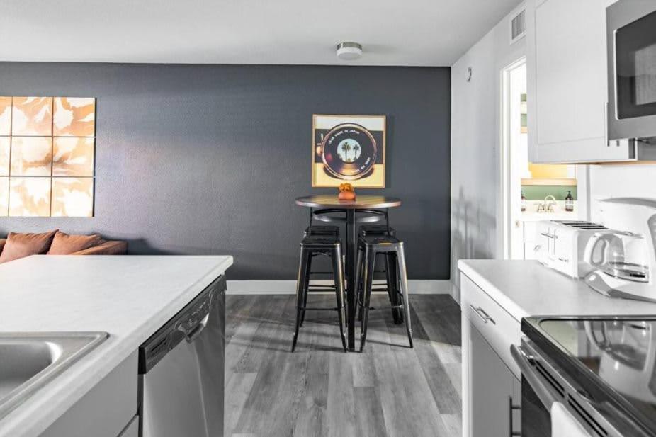 Gorgeous Cozysuites Camelback W Pool Parking 06 * Phoenix
