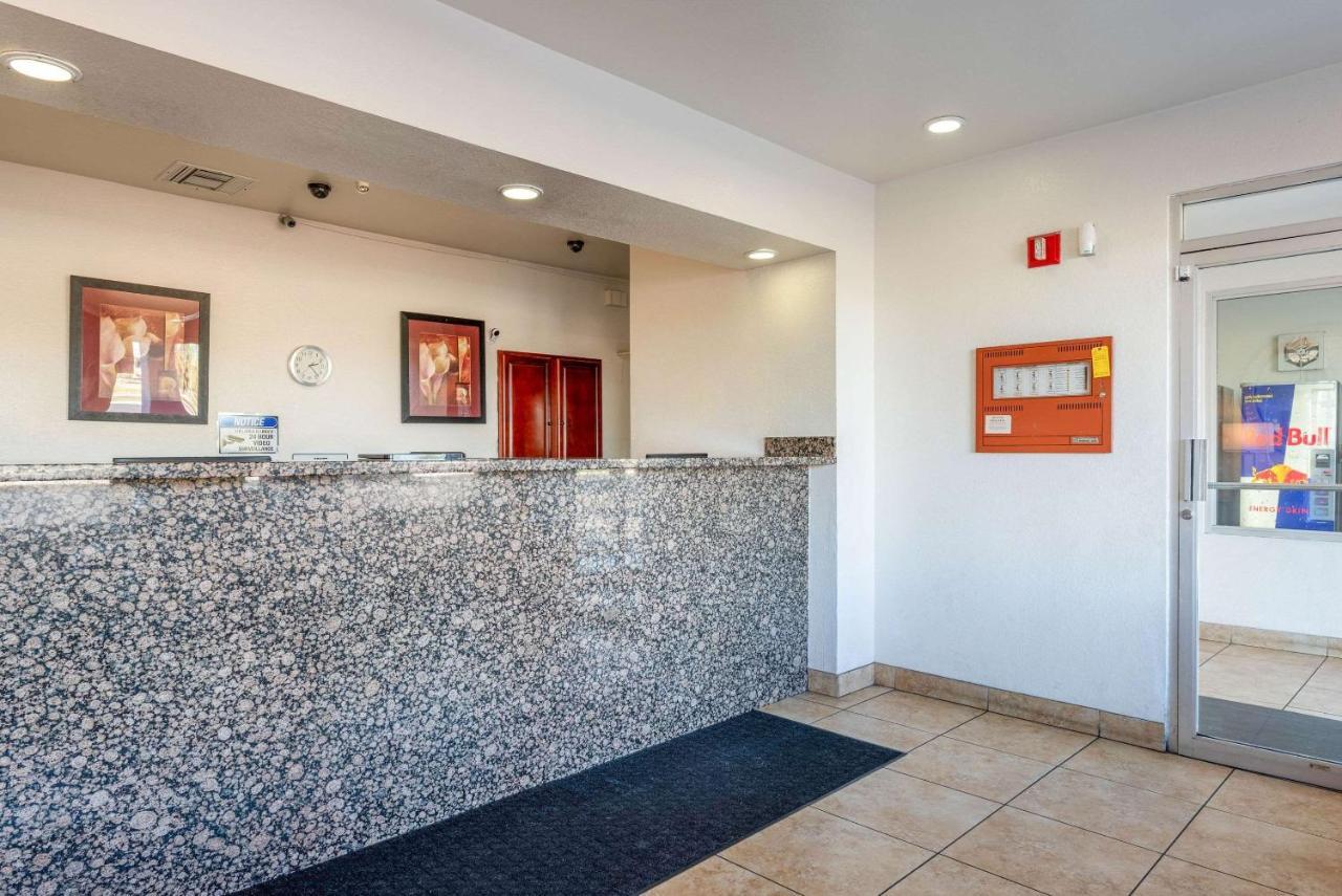Rodeway North I-17 Hotel 2*