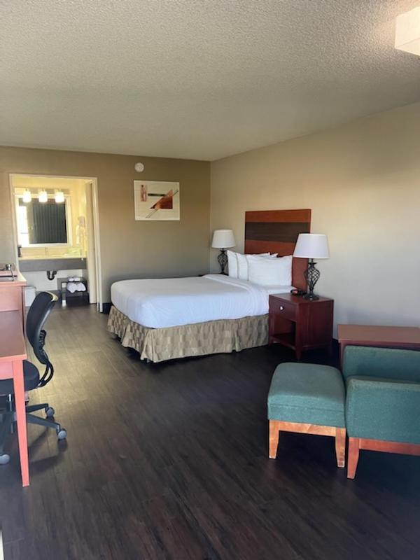 Extend -a- Suites Airport Hotel