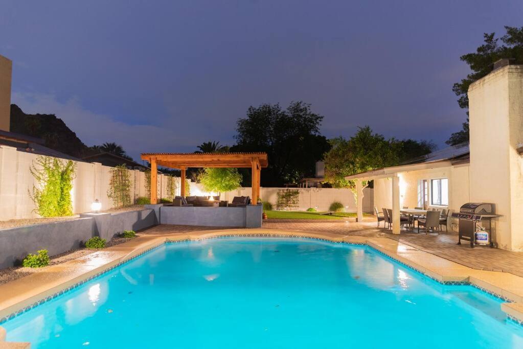Casa de férias Sunnyside Of Life Retreat: Serene 5 Bedroom With Pool *