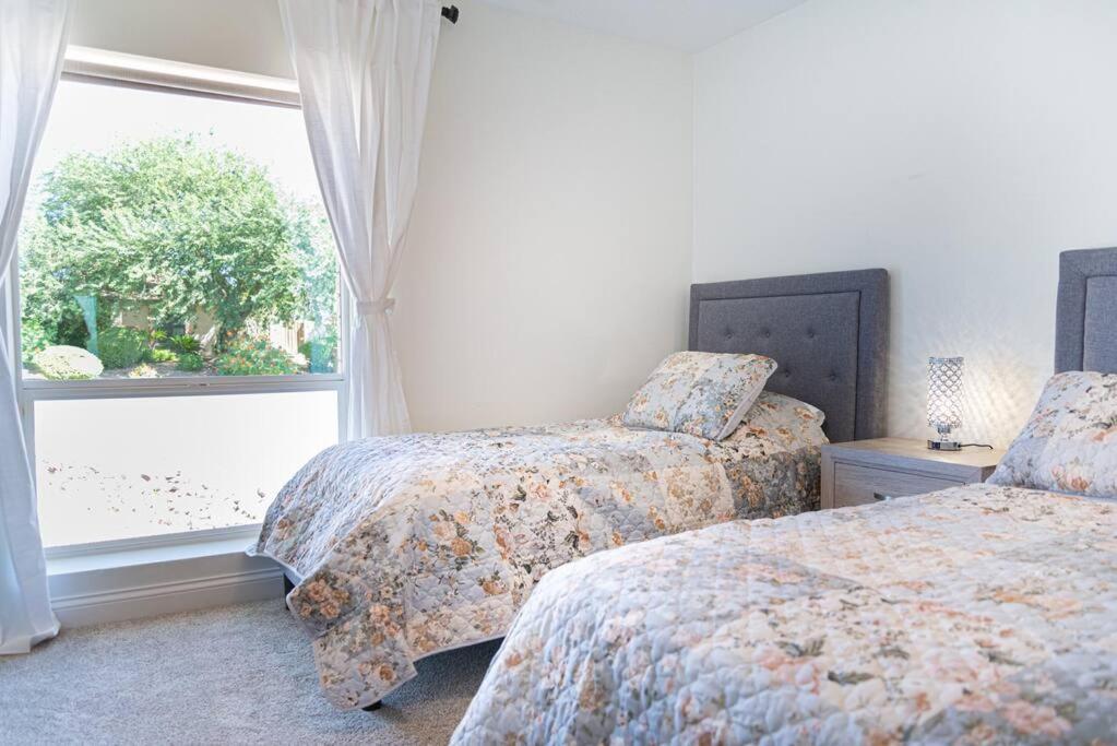 Sunnyside Of Life Retreat: Serene 5 Bedroom With Pool *