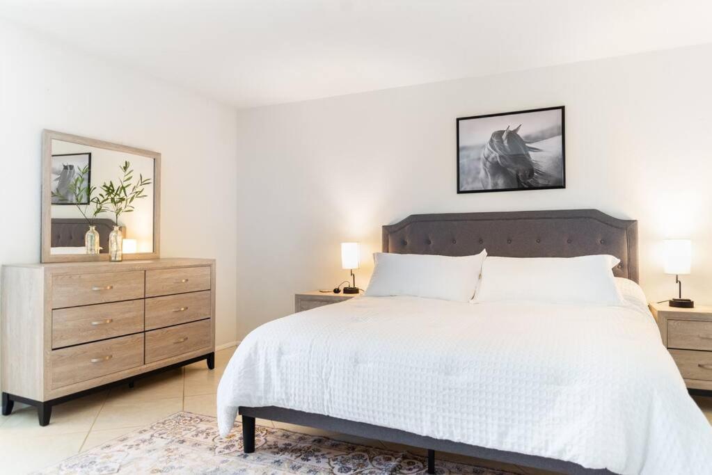 Sunnyside Of Life Retreat: Serene 5 Bedroom With Pool Casa de férias Phoenix