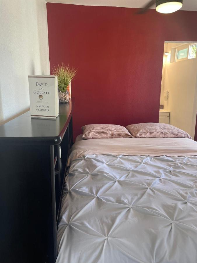 Snug Studio Nr Dtwn Phx Apartment