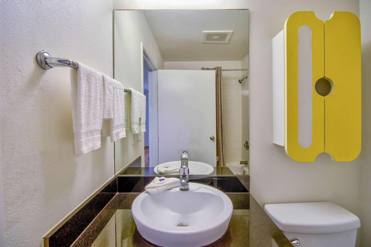 6-phoenix, Az - Deer Valley Hotel Phoenix