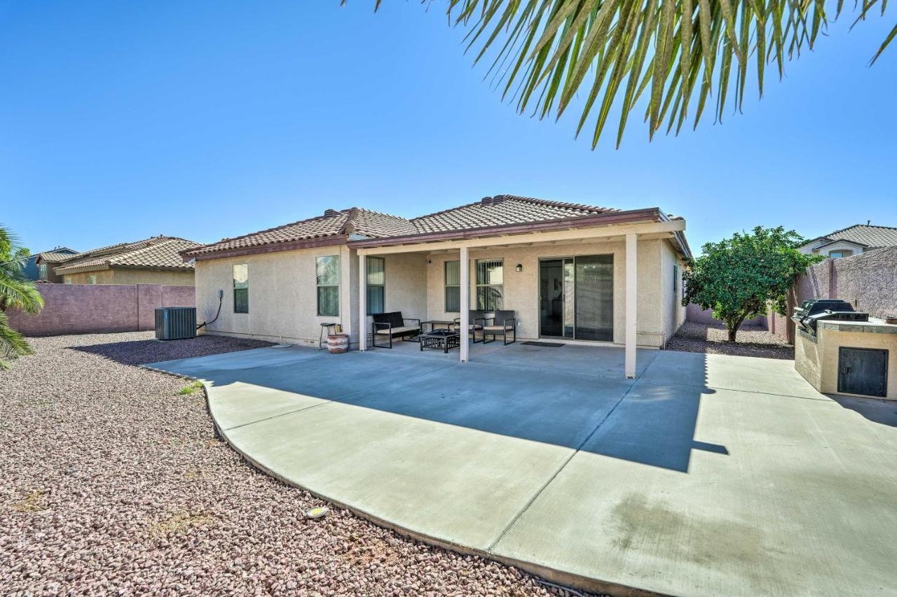 With Patio, 2 Mi To State Farm Stadium Holiday home *