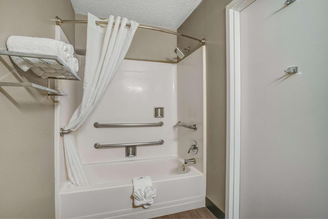 6-phoenix, Az - Deer Valley Hotel 2*