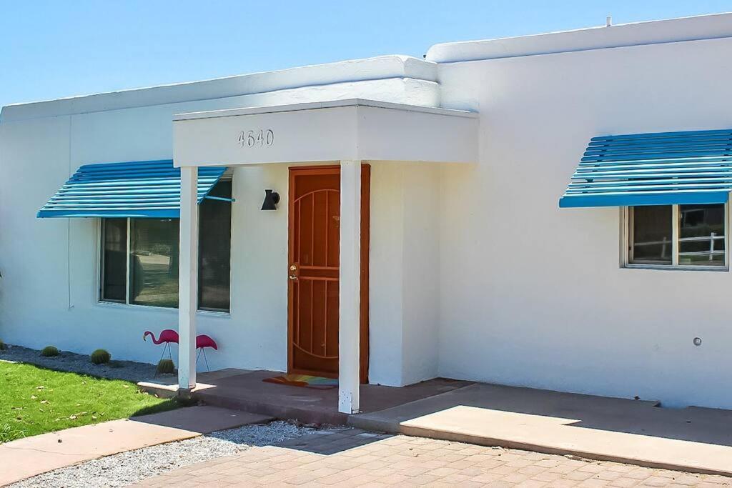 Casa de férias Newly Remodeled Midcentury Pink Flamingo Casa