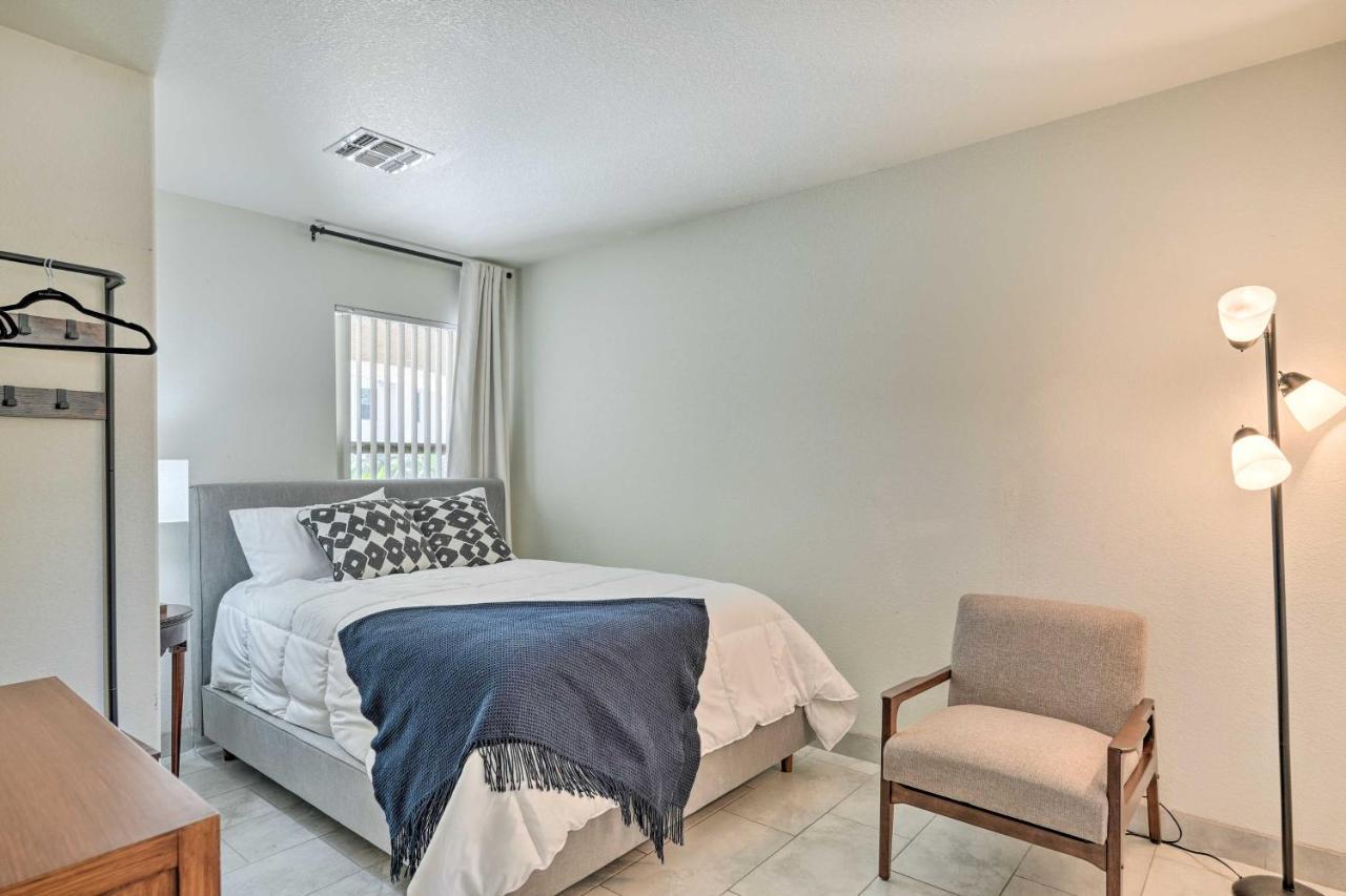 With Patio, 2 Mi To State Farm Stadium Holiday home *