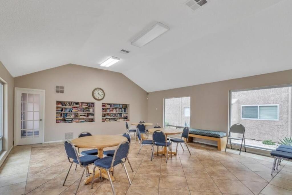 Sw Arizona Decorated 1 Bedroom Pool/hot Tub Apartment Phoenix