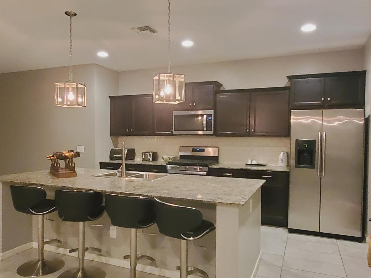 Homestay Adventure - Southgate Ave