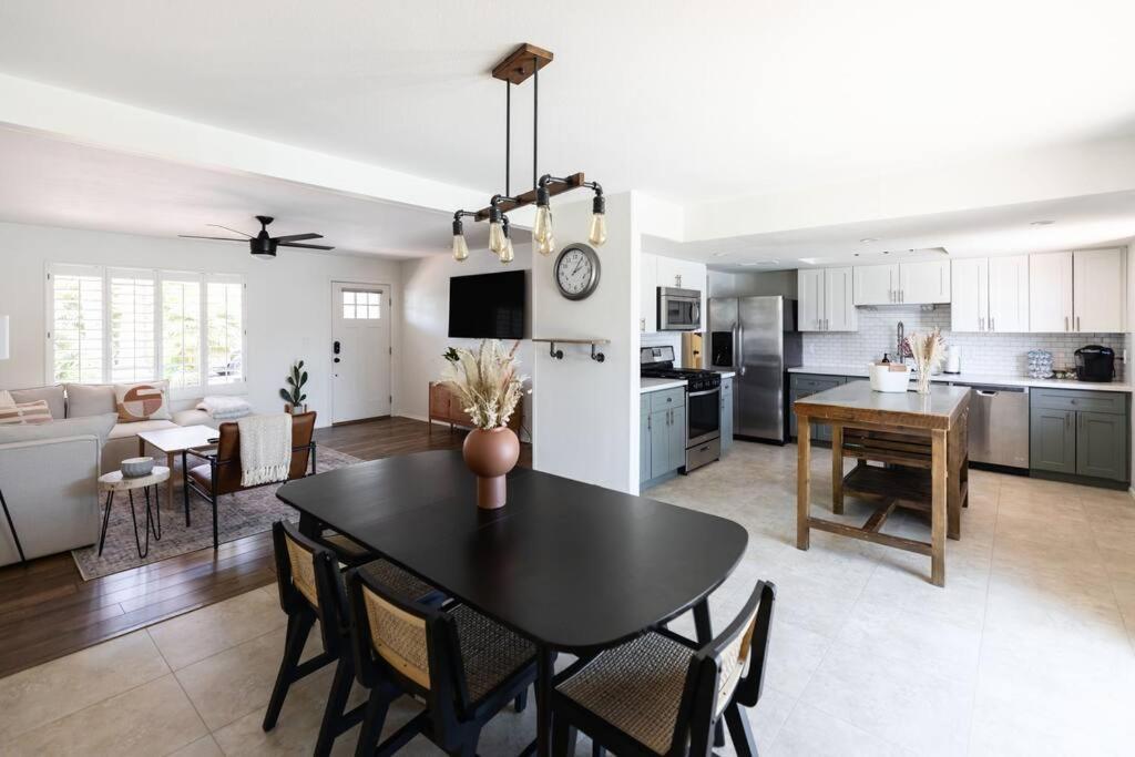 New! Scottsdale/phx Retreat, Heated Pool, Hot Tub Casa de férias