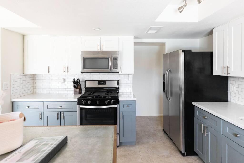 New! Scottsdale/phx Retreat, Heated Pool, Hot Tub Casa de férias Phoenix