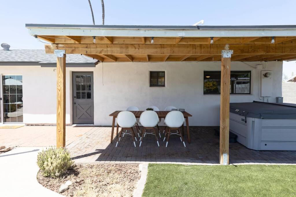 New! Scottsdale/phx Retreat, Heated Pool, Hot Tub Phoenix