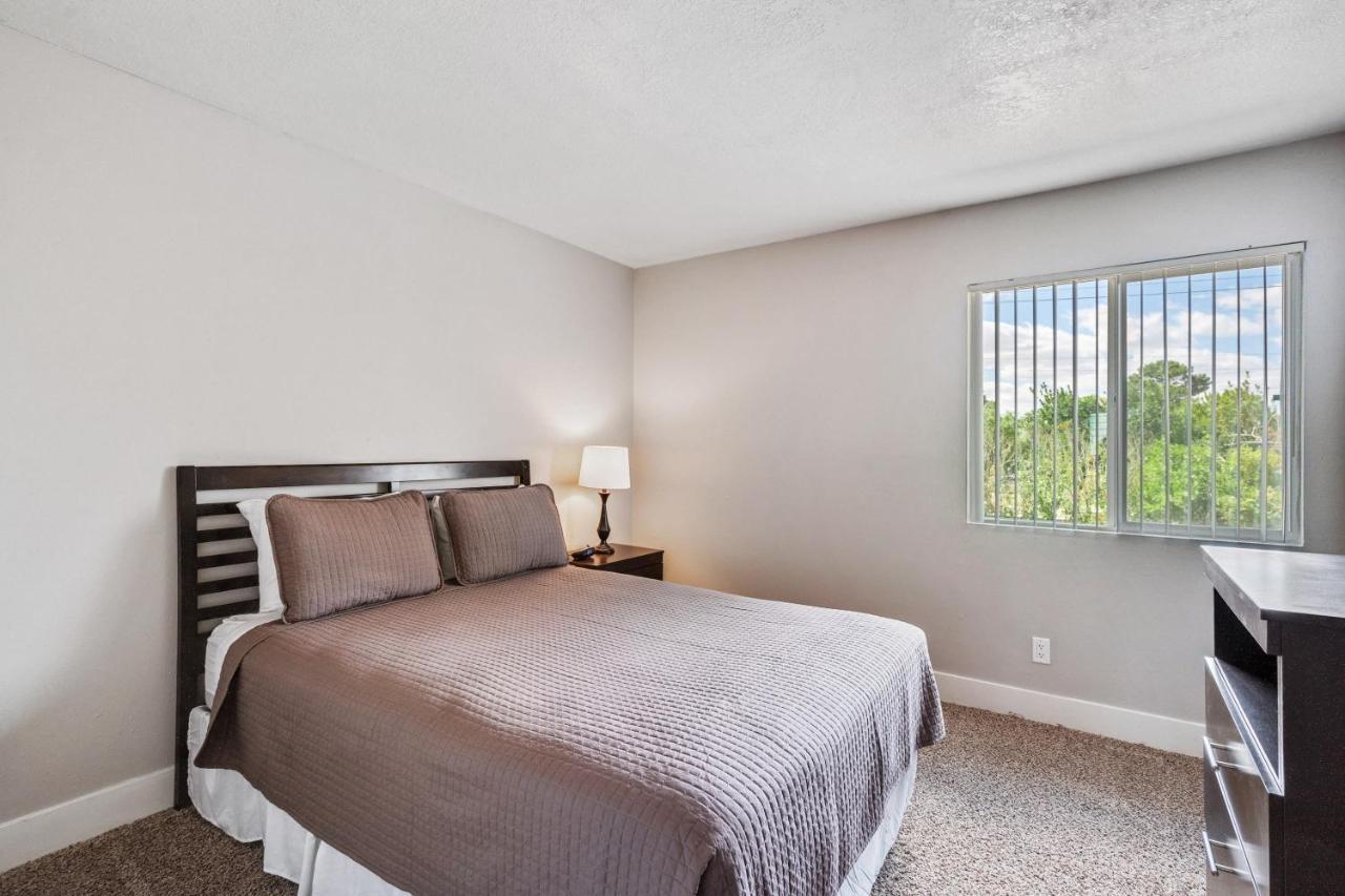 Apartment Modern 1br W Swimming Pool By Gia Phoenix