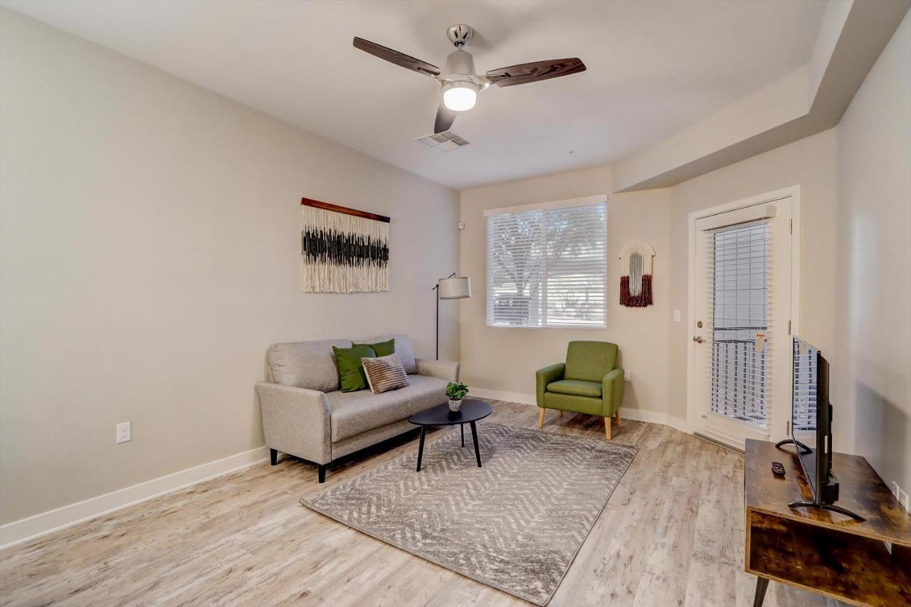 Frontdesk Montreux Apts Northeast Apartment Phoenix