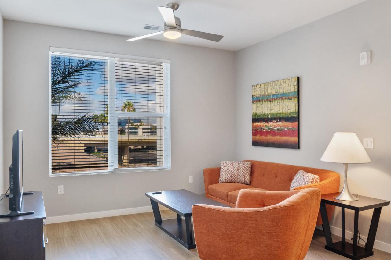 Apartment Gia Modern 2br With Swimming Pool