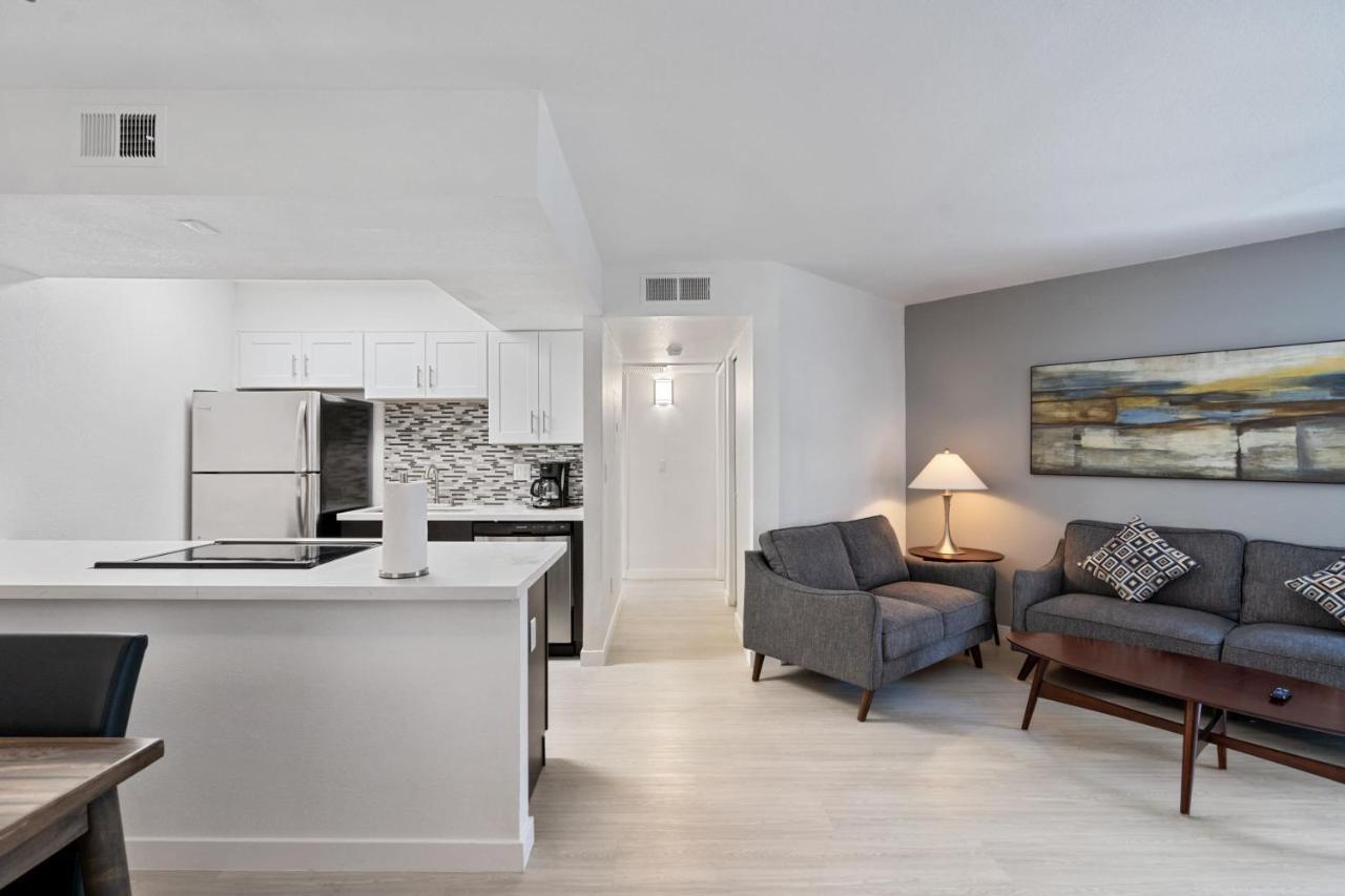 Newly Renovated 2br W Pool By Gia Phoenix