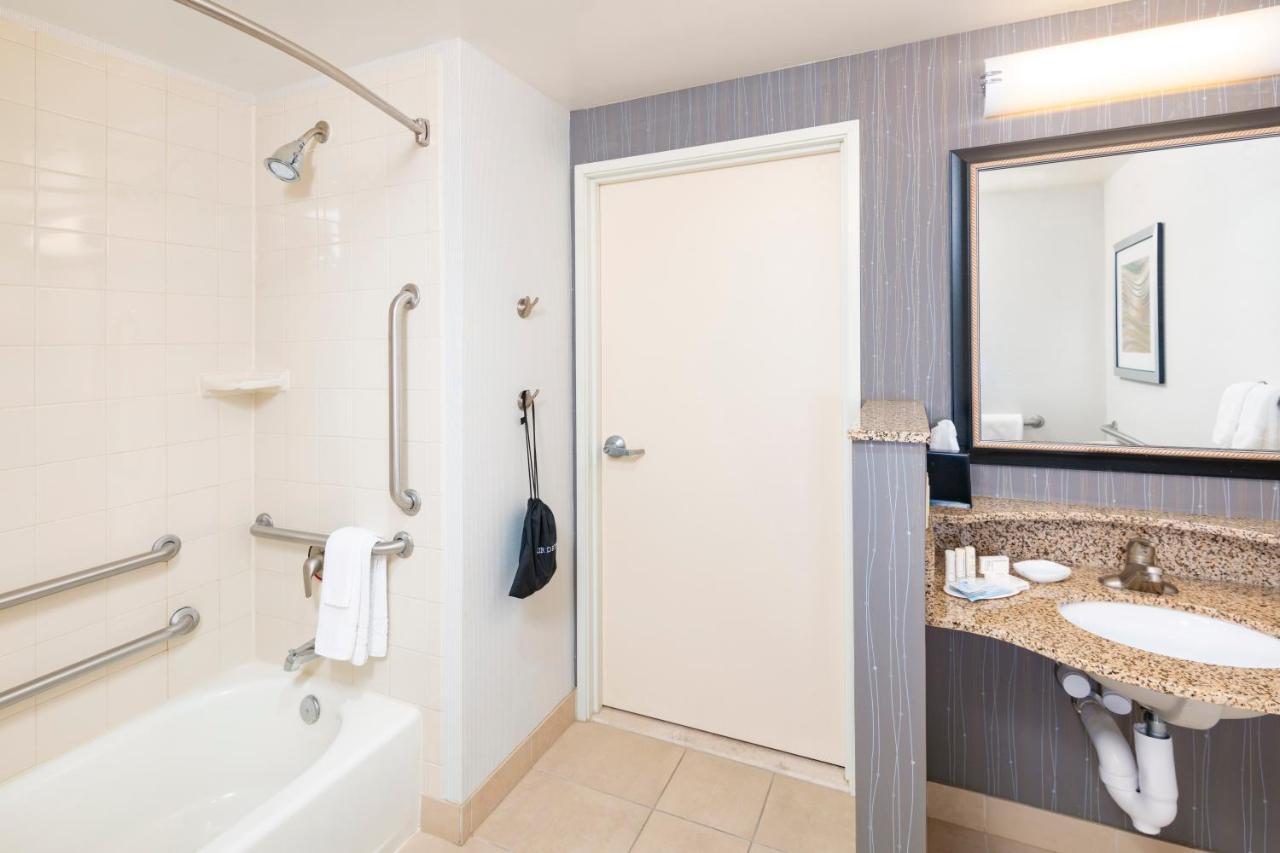 Courtyard North / Happy Valley Hotel 3*