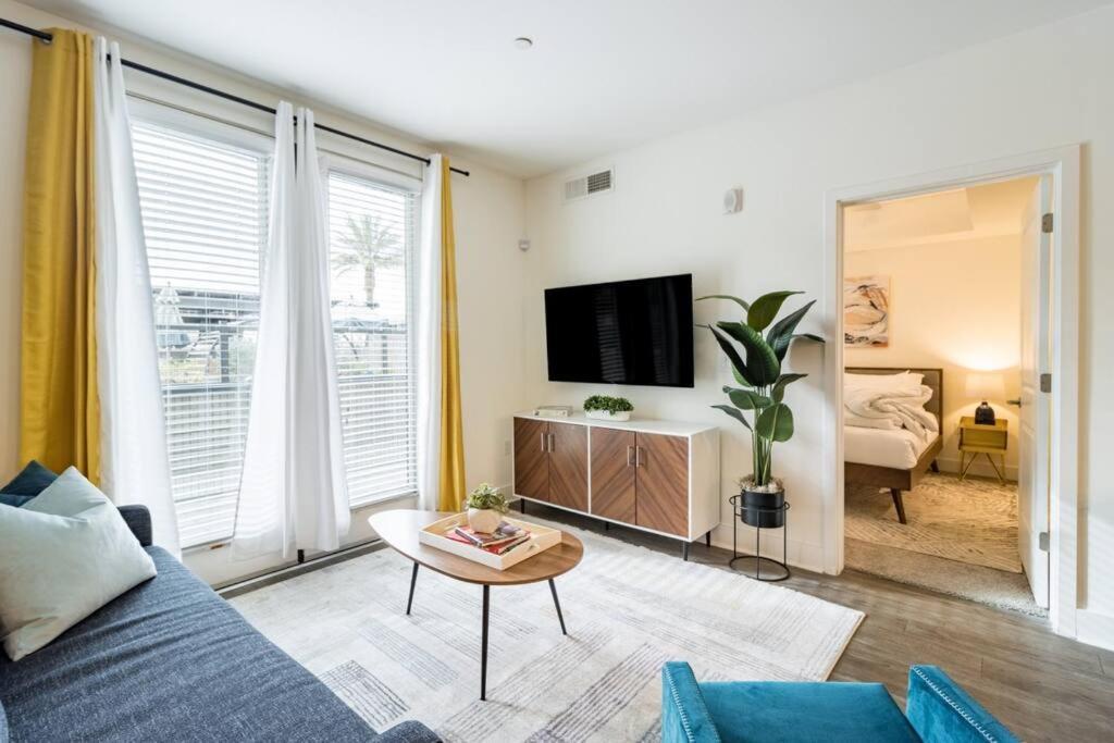 Apartamento Luxurious Poolside Oasis Heart Of Midtown!