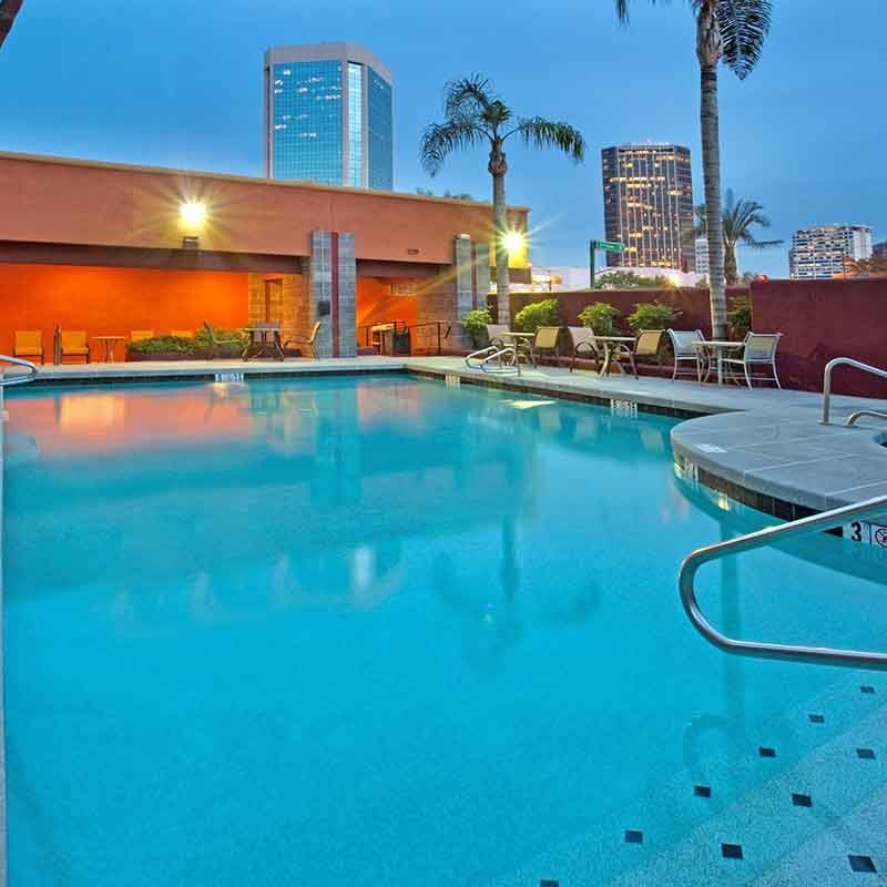 Express & - Midtown, An Ihg Hotel