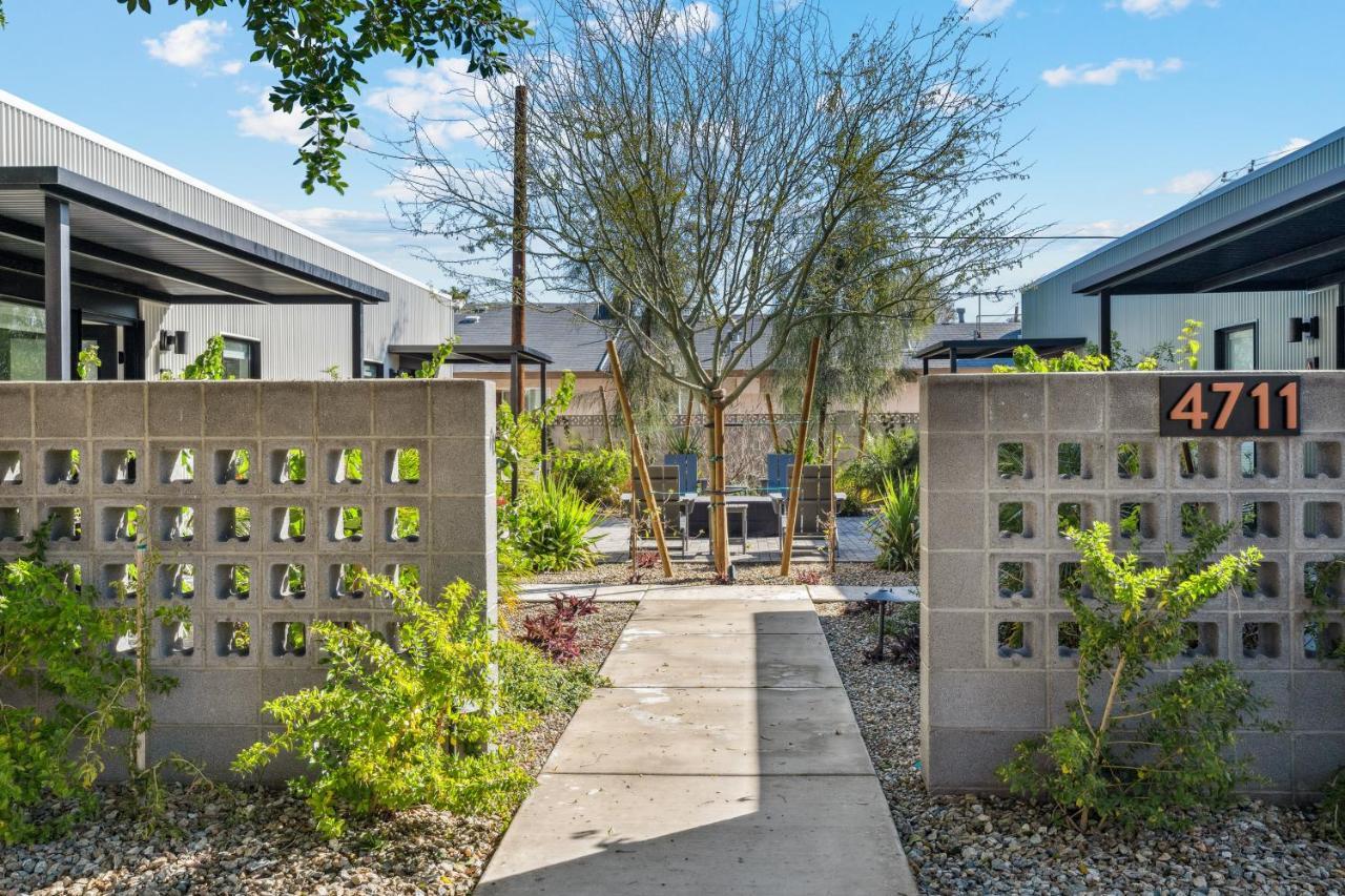 4 Square Apartment *
