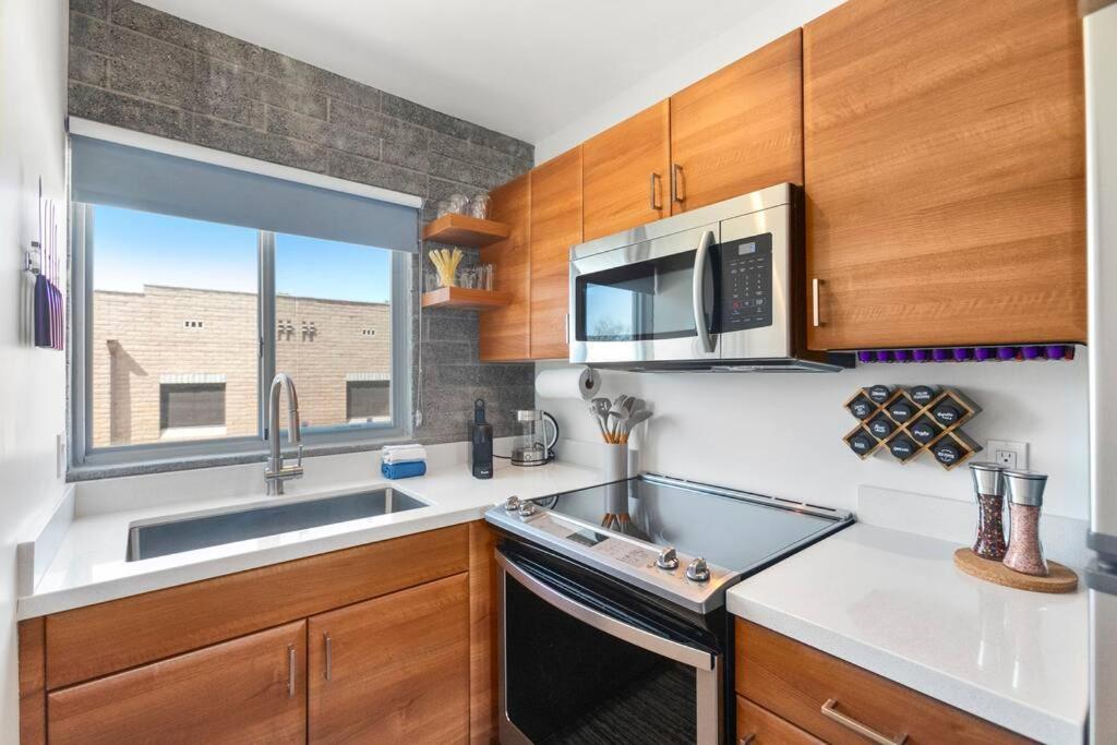 Prime Dtph Location W Pool * Phoenix