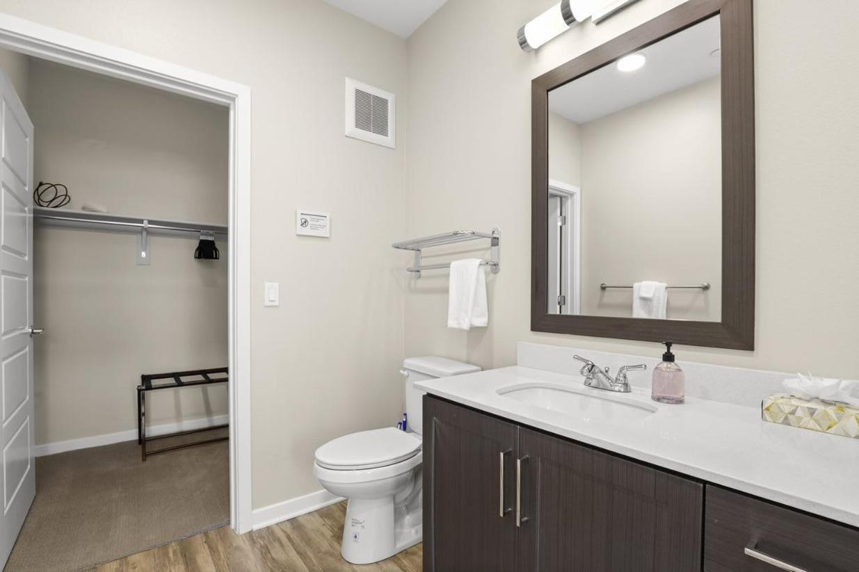 Paradise Cozysuites Under The Palms With Jacuzzi 18 Phoenix