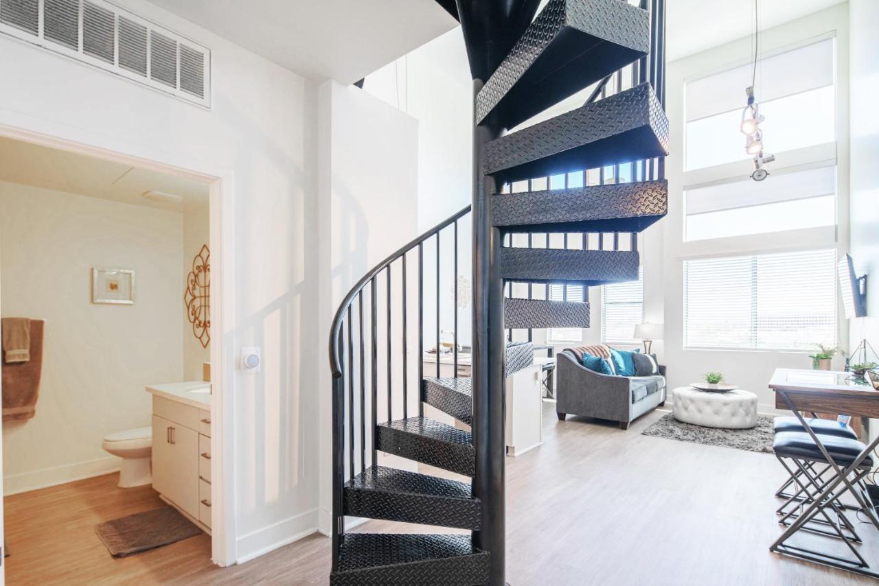 Loft With Views-king Beds-shop & Dine-1mi & Parking 4058