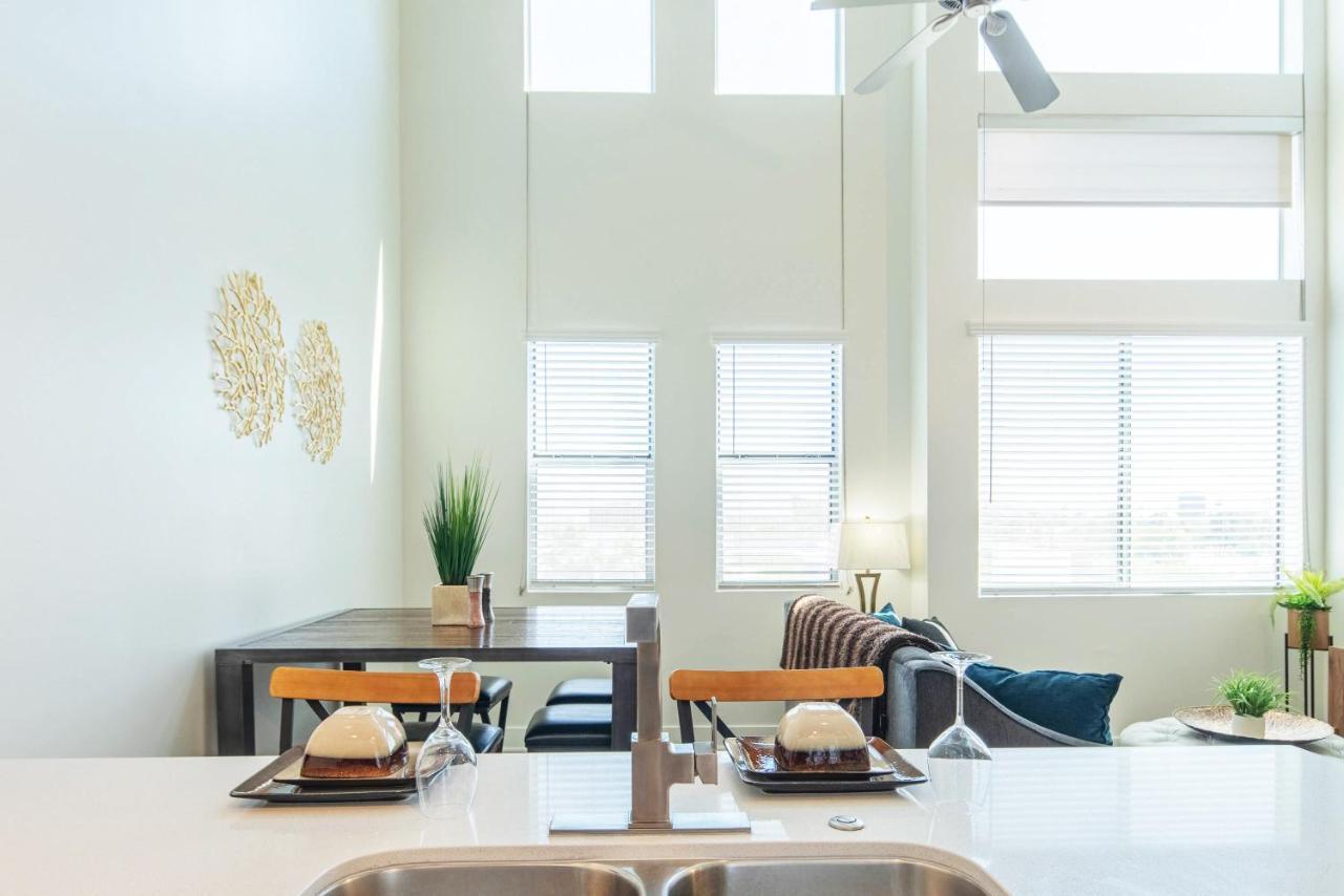 Apartment Loft With Views-king Beds-shop & Dine-1mi & Parking 4058 Phoenix