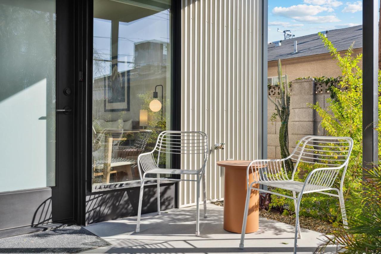 4 Square Apartment *