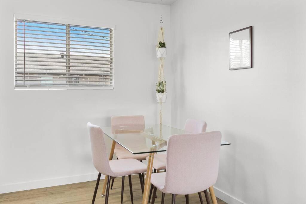 Apartment Contemporary In Biltmore Phoenix