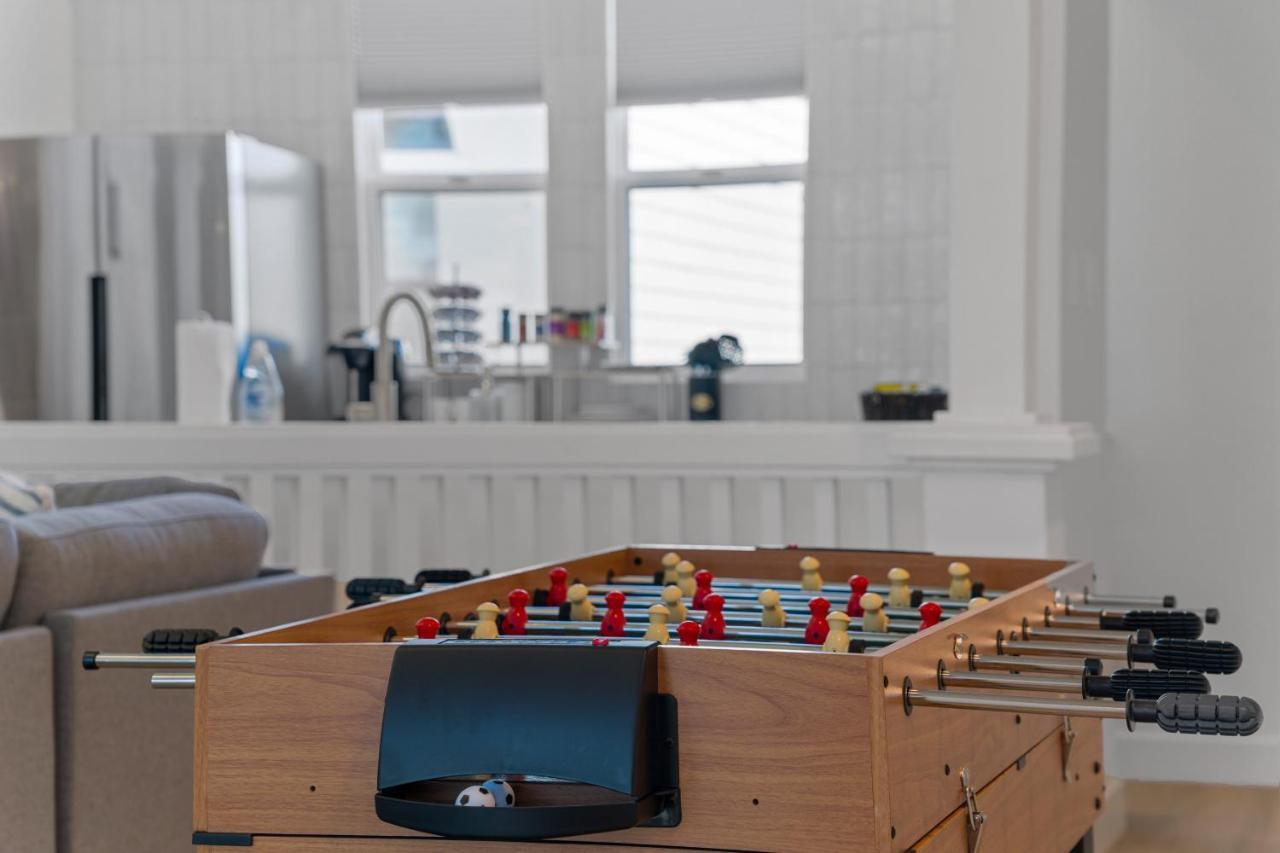 Holiday home Stylish Townhome - Foosball Table, Laundry, Parking!