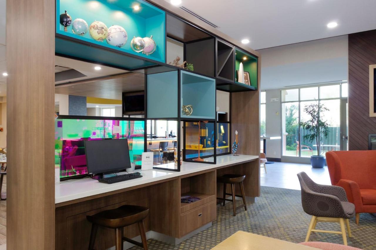 Holiday & Airport By Ihg Phoenix