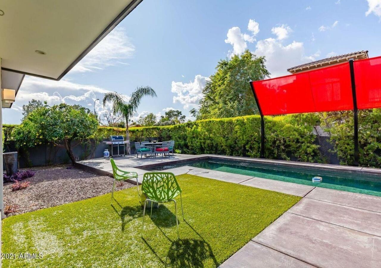 Designer 5 Bd Home, Fountain Pool, Spa, Game Patio Holiday home *