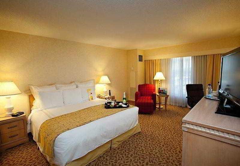 Marriott Airport Hotel 4*