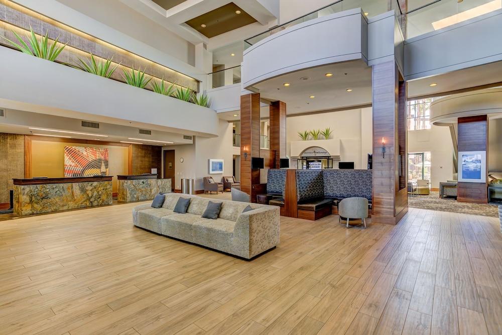 Hilton Airport 3*