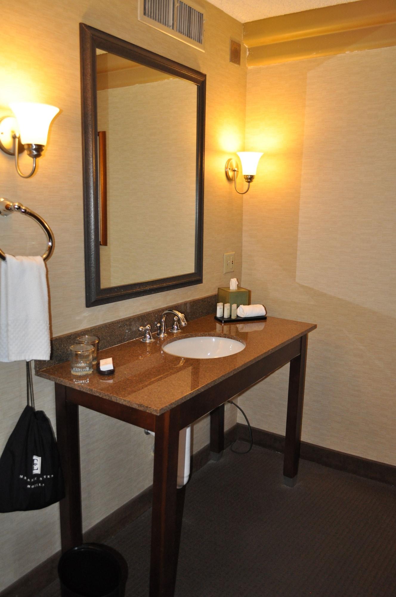 Embassy By Hilton Biltmore 3*