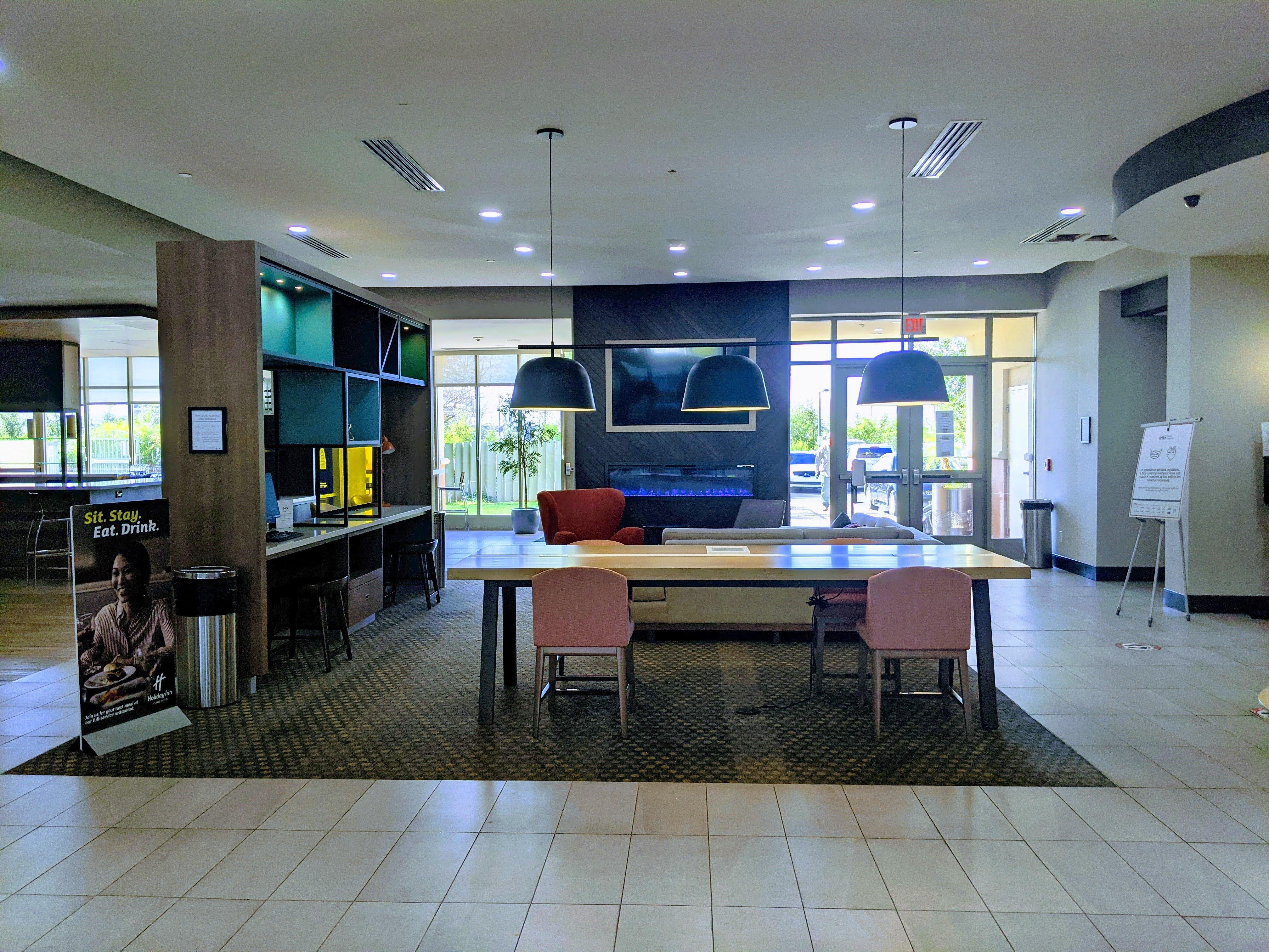 Holiday & Airport By Ihg Hotel 3*